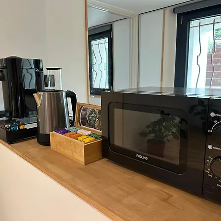 Eden De Roques كاسْتْرْ