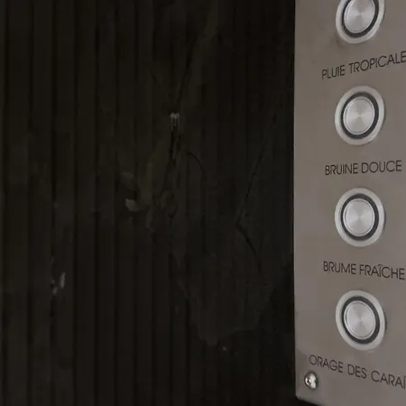 Eden De Roques 4* كاسْتْرْ