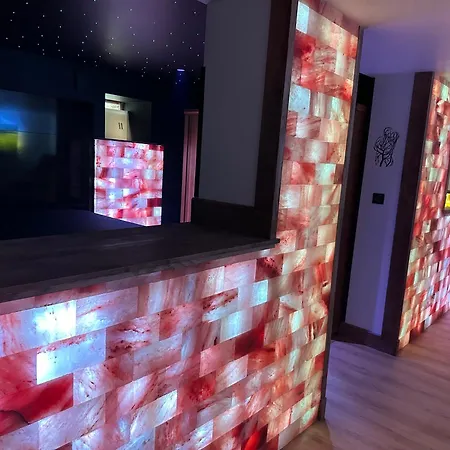 Eden De Roques فندق مبيت وإفطار