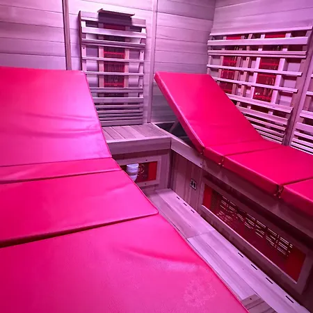 Eden De Roques 4* كاسْتْرْ