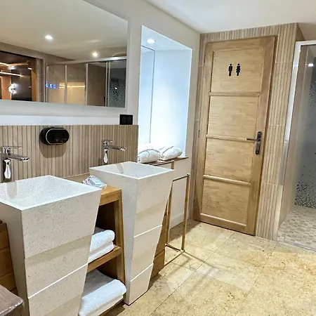 Eden De Roques فندق مبيت وإفطار