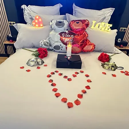 فندق مبيت وإفطار Eden De Roques 4*