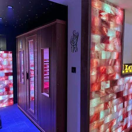 فندق مبيت وإفطار Eden De Roques كاسْتْرْ