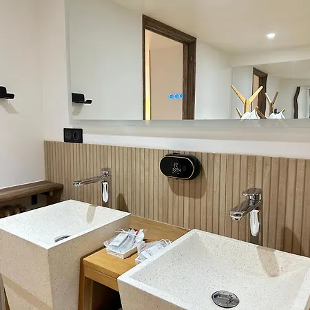 Eden De Roques فندق مبيت وإفطار 4*