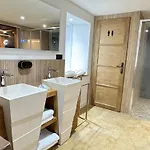 Eden De Roques فندق مبيت وإفطار