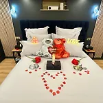 فندق مبيت وإفطار Eden De Roques 4*