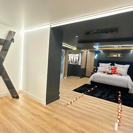 Eden De Roques Bed and Breakfast Καστρ