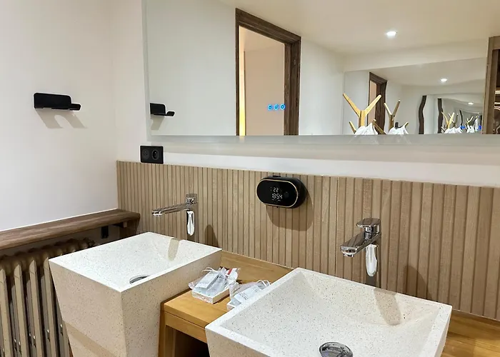 Eden De Roques Frühstückspension 4*